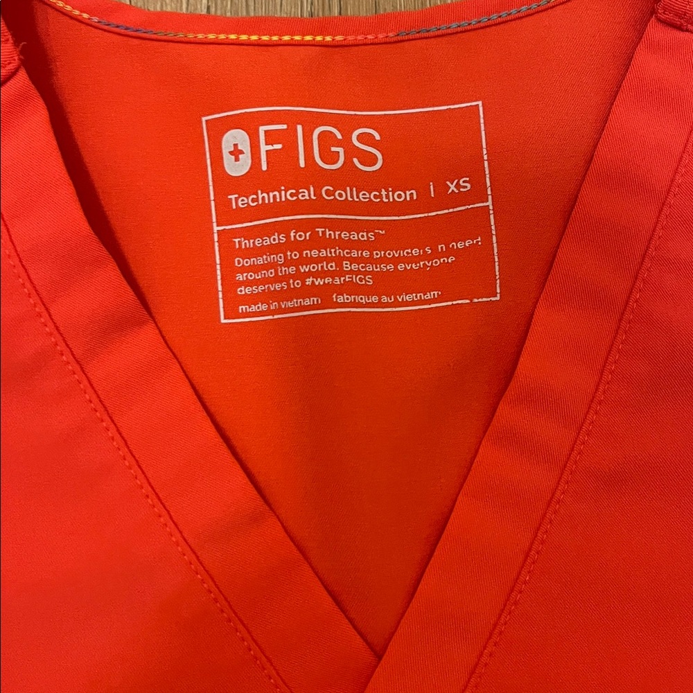 Figs Red Scrub Set - Picture 2 of 8